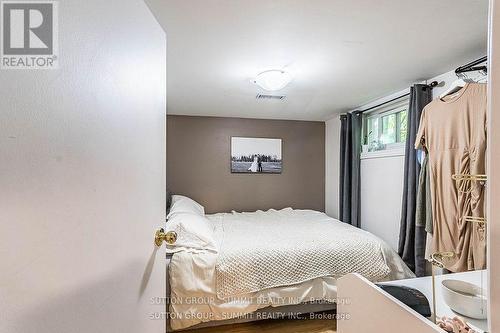 16 Ontario Street W, Mississauga, ON - Indoor Photo Showing Bedroom