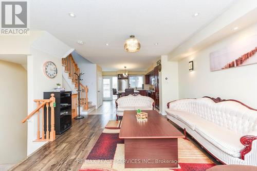 60 - 60 Fairwood Circle, Brampton, ON - Indoor Photo Showing Living Room