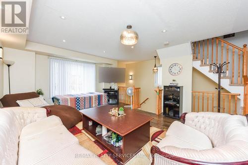 60 - 60 Fairwood Circle, Brampton, ON - Indoor Photo Showing Living Room