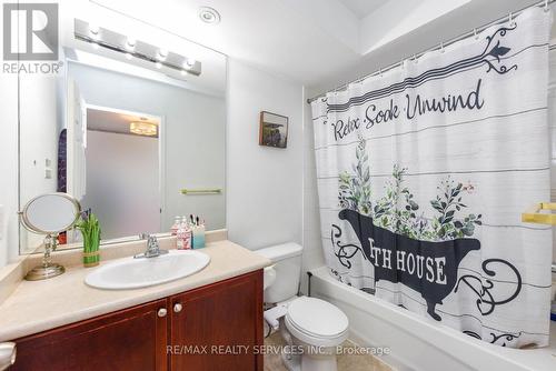 60 - 60 Fairwood Circle, Brampton, ON - Indoor Photo Showing Bathroom