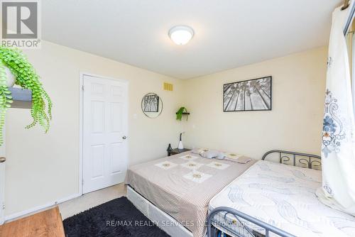 60 - 60 Fairwood Circle, Brampton, ON - Indoor Photo Showing Bedroom