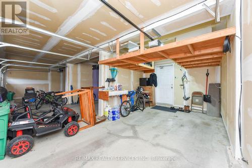 60 - 60 Fairwood Circle, Brampton, ON - Indoor Photo Showing Garage