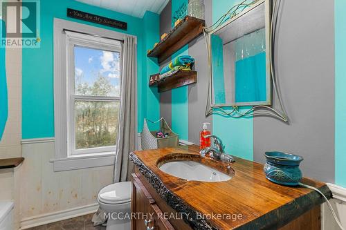 180 Grey Street W, Southgate, ON - Indoor Photo Showing Bathroom