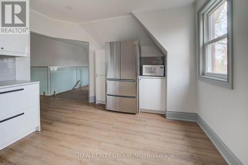 D - 706 Queenston Road, Cambridge, ON - Indoor Photo Showing Kitchen