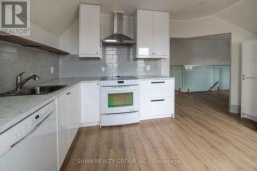 D - 706 Queenston Road, Cambridge, ON - Indoor Photo Showing Kitchen