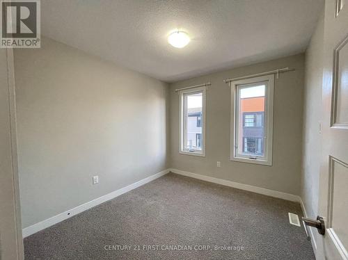 856 West Village Square, London, ON - Indoor Photo Showing Other Room