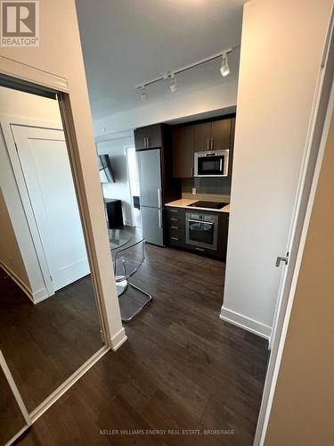 1905 - 2550 Simcoe Street N, Oshawa (Windfields), ON - Indoor Photo Showing Kitchen