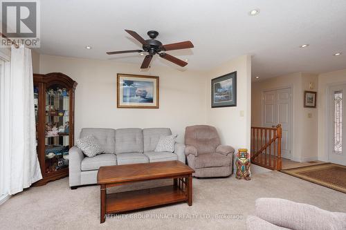 654 White Rock Road, Kawartha Lakes (Oakwood), ON - Indoor Photo Showing Living Room