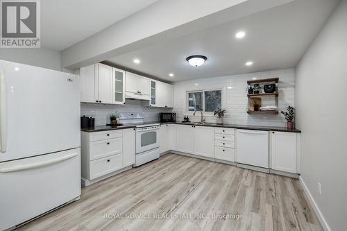 16 Hunter Street, Cavan Monaghan (Millbrook), ON - Indoor Photo Showing Kitchen