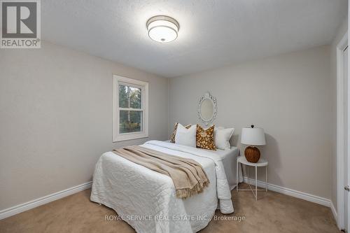 16 Hunter Street, Cavan Monaghan (Millbrook), ON - Indoor Photo Showing Bedroom