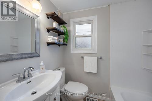 16 Hunter Street, Cavan Monaghan (Millbrook), ON - Indoor Photo Showing Bathroom