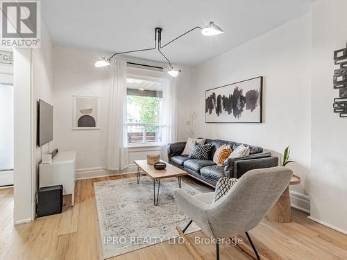 39 Bushell Avenue, Toronto, ON - Indoor Photo Showing Living Room