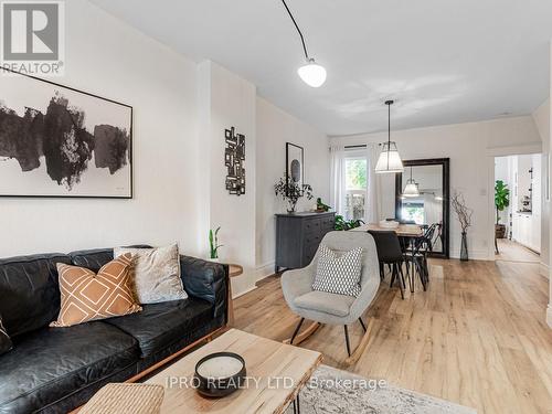 39 Bushell Avenue, Toronto, ON - Indoor Photo Showing Living Room