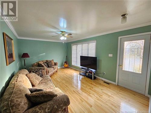 563 Fleet Crescent, Bathurst, NB - Indoor Photo Showing Living Room