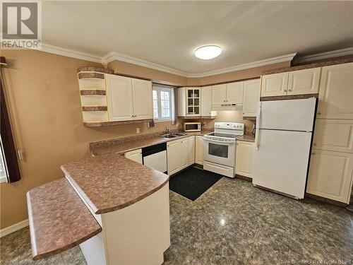 563 Fleet Crescent, Bathurst, NB - Indoor Photo Showing Kitchen With Double Sink