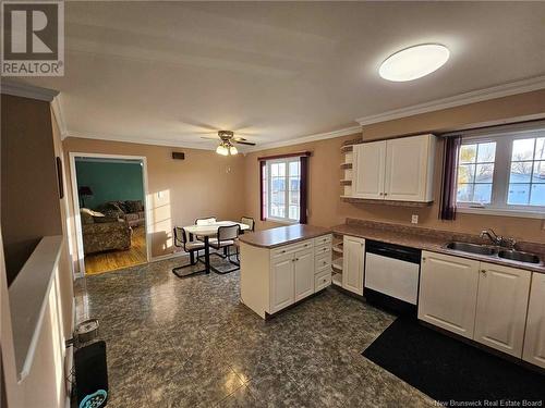 563 Fleet Crescent, Bathurst, NB - Indoor Photo Showing Kitchen With Double Sink