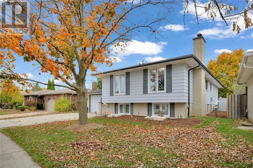 9560 Beachdale, Windsor, ON - Outdoor With Facade