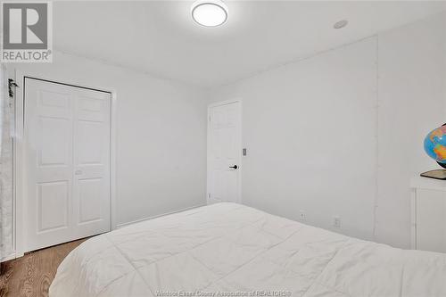 9560 Beachdale, Windsor, ON - Indoor Photo Showing Bedroom