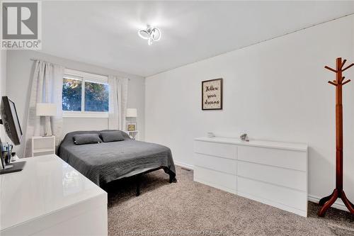 9560 Beachdale, Windsor, ON - Indoor Photo Showing Bedroom