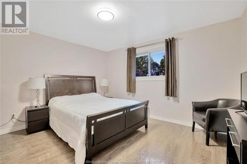 9560 Beachdale, Windsor, ON - Indoor Photo Showing Bedroom