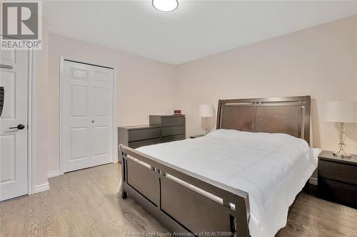 9560 Beachdale, Windsor, ON - Indoor Photo Showing Bedroom