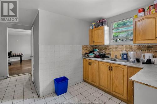 412 Prince Road, Windsor, ON - Indoor Photo Showing Kitchen With Double Sink