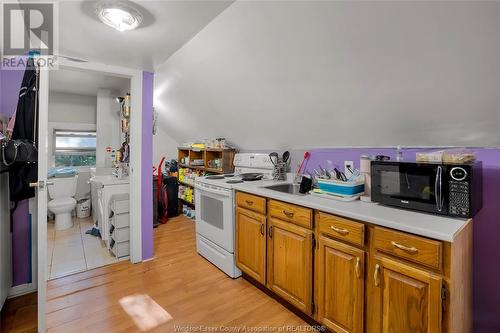 412 Prince Road, Windsor, ON - Indoor Photo Showing Kitchen