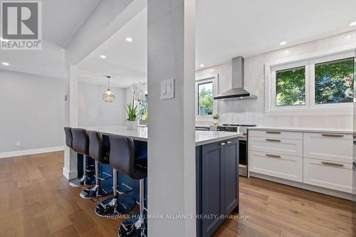 483 Caesar Avenue, Oakville, ON - Indoor Photo Showing Kitchen With Upgraded Kitchen