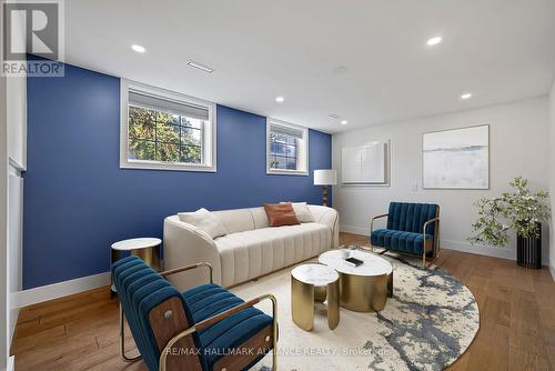 483 Caesar Avenue, Oakville, ON - Indoor Photo Showing Living Room