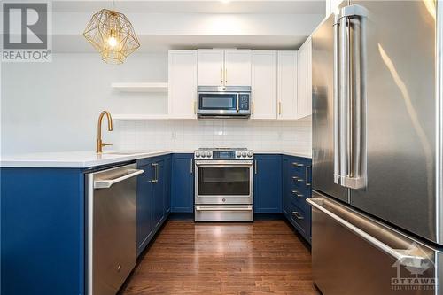 229C Shinny Avenue, Ottawa, ON - Indoor Photo Showing Kitchen With Stainless Steel Kitchen With Upgraded Kitchen