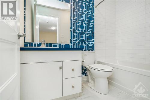 229C Shinny Avenue, Ottawa, ON - Indoor Photo Showing Bathroom