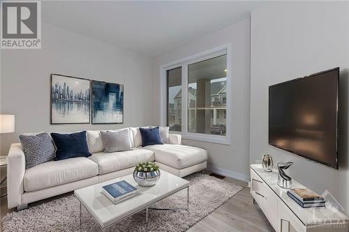 333 Catsfoot Walk, Ottawa, ON - Indoor Photo Showing Living Room