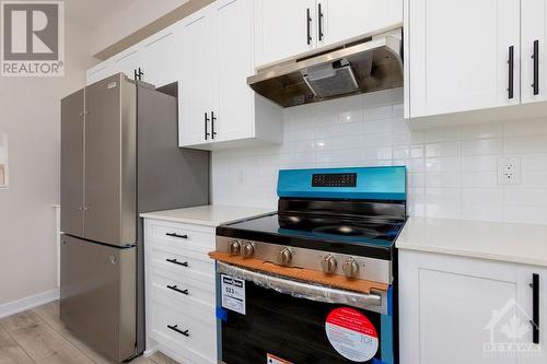 333 Catsfoot Walk, Ottawa, ON - Indoor Photo Showing Kitchen