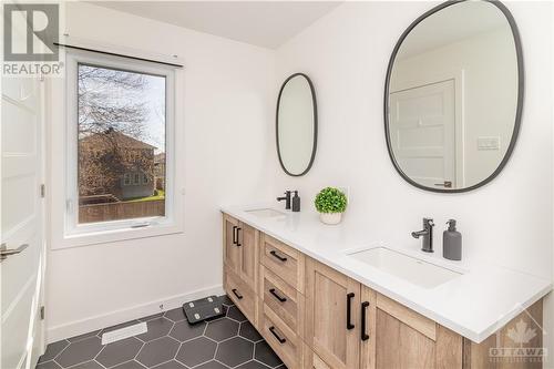 307 Hazel Crescent, Limoges, ON - Indoor Photo Showing Bathroom