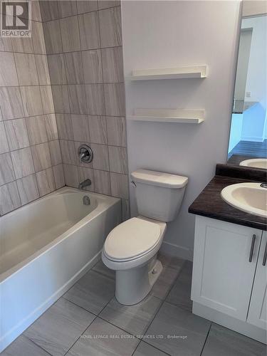 403 - 450 Dundas Street, Hamilton, ON - Indoor Photo Showing Bathroom