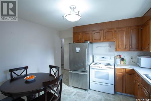 114 Nahanni Drive, Saskatoon, SK - Indoor Photo Showing Kitchen