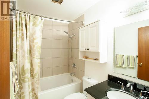 114 Nahanni Drive, Saskatoon, SK - Indoor Photo Showing Bathroom