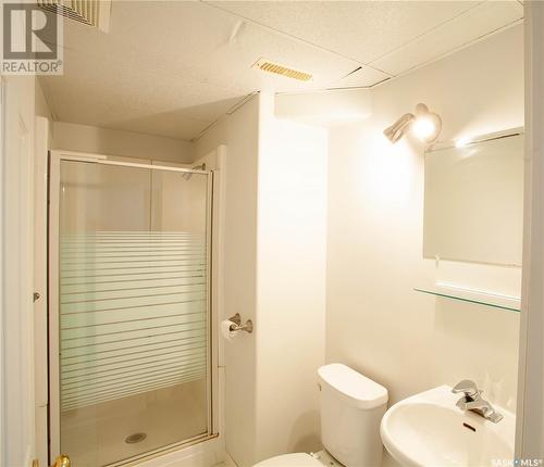 114 Nahanni Drive, Saskatoon, SK - Indoor Photo Showing Bathroom