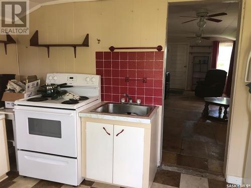 313 Victoria Street, Sturgis, SK - Indoor Photo Showing Kitchen