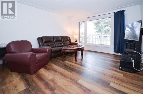 1699 Gemmell Street, Sudbury, ON - Indoor Photo Showing Living Room