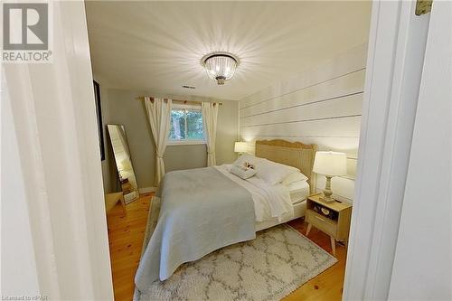 31 Glass Street, Bayfield, ON - Indoor Photo Showing Bedroom