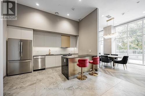 318 - 3220 Sheppard Avenue E, Toronto, ON - Indoor Photo Showing Kitchen With Stainless Steel Kitchen With Upgraded Kitchen