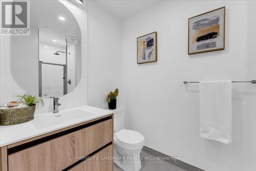 311 - 8 Beverley Glen Boulevard N, Vaughan, ON - Indoor Photo Showing Bathroom