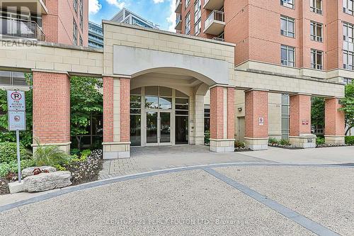 409 - 75 King William Crescent, Richmond Hill, ON - Outdoor