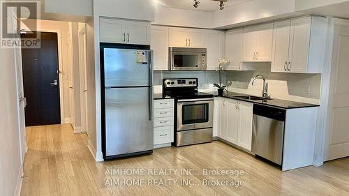 901 - 372 Highway 7 Avenue E, Richmond Hill, ON - Indoor Photo Showing Kitchen With Stainless Steel Kitchen