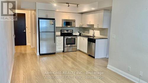 901 - 372 Highway 7 Avenue E, Richmond Hill, ON - Indoor Photo Showing Kitchen With Stainless Steel Kitchen