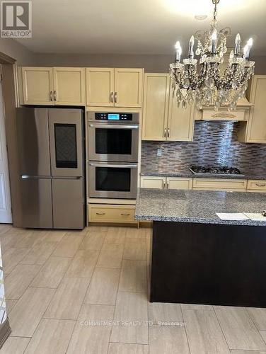 341 Lawford Road, Vaughan, ON - Indoor Photo Showing Kitchen