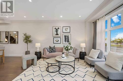 12 Causland Lane, Richmond Hill, ON - Indoor Photo Showing Living Room