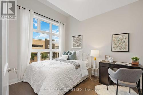 12 Causland Lane, Richmond Hill, ON - Indoor Photo Showing Bedroom