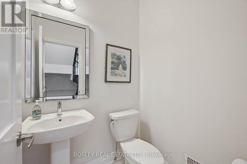 12 Causland Lane, Richmond Hill, ON - Indoor Photo Showing Bathroom